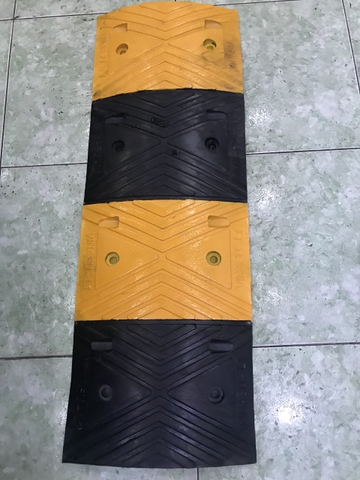 Gờ Giảm Tốc Cao Su KT: 1000x350x50mm