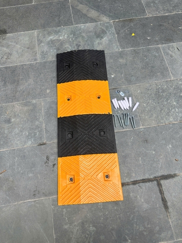 Gờ Giảm Tốc Cao Su Nhựa