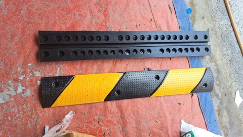 Gờ Giảm Tốc Cao Su 1000x150x30mm