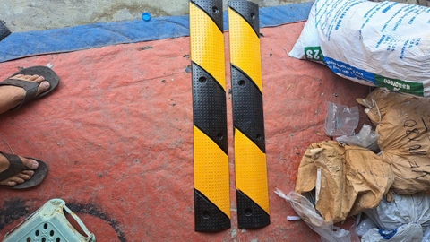 Gờ Giảm Tốc Cao Su 1000x150x30mm