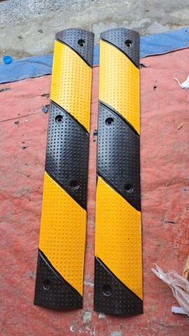 Gờ Giảm Tốc Cao Su 1000x150x30mm