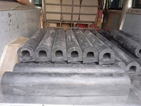 Giảm chấn chữ D