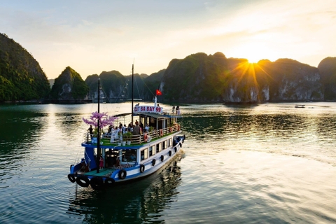 Tour Nửa Ngày Ngắm Hoàng Hôn - Du Thuyền CÁT BÀ BAY CRUISE - Vịnh Lan Hạ