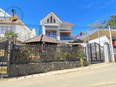 Bán Biệt Thự Ngay Mặt Tiền Đường Vạn Hạnh, Phường 8, Đà Lạt