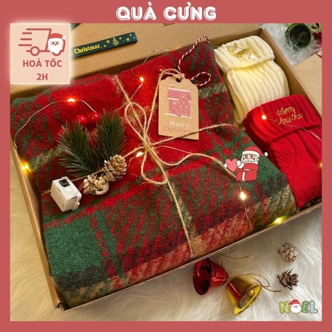 Set quà Noel Khăn và Tất ấm áp, xinh xắn làm tặng người yêu, tặng bạn bè