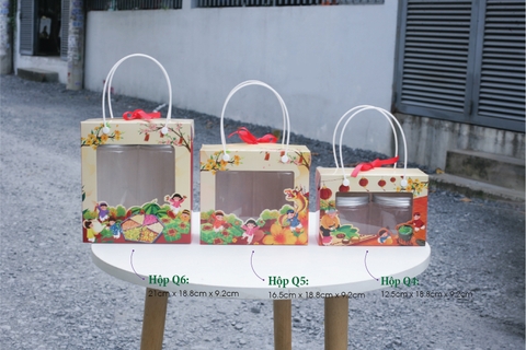 Hộp Giấy Quai Xách Đựng Hủ Nhựa PET Tết