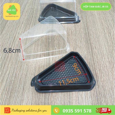 Hộp Nhựa Đựng Bánh Tam Giác Đế Đen JB03-A03
