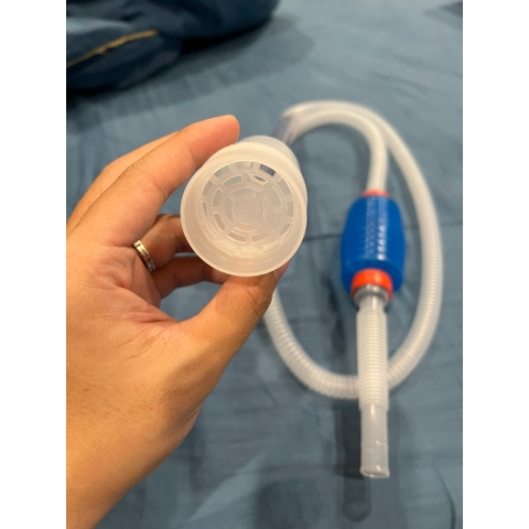 Bơm tay hút cặn bẩn, thay nước cho bể cá - Thuận tiện, dễ dàng thao tác trong việc thay nước, hút cặn bẩn đáy bể