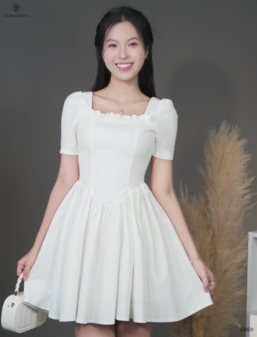 Đầm tùng phồng cổ vuông