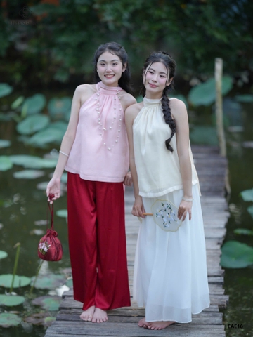 Yếm tơ ngũ sắc