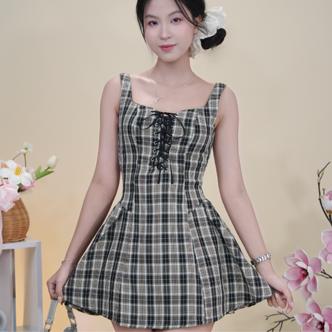 Đầm caro xòe dây rút