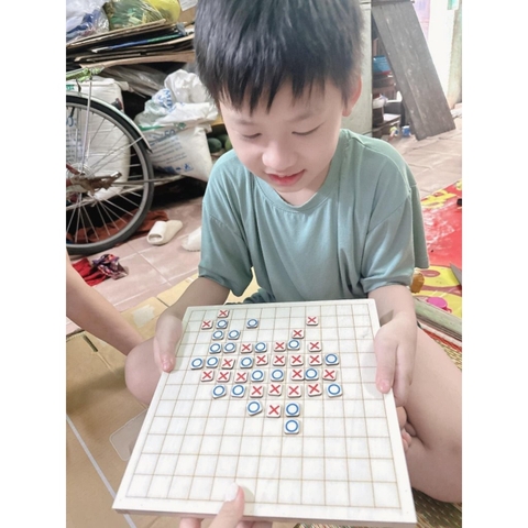 [Có Hộp Gỗ] Bộ Cờ Caro - Cờ Xo In Màu Cho Bé Phát Triển Tư Duy & Ghi Nhớ- POPIKIDS