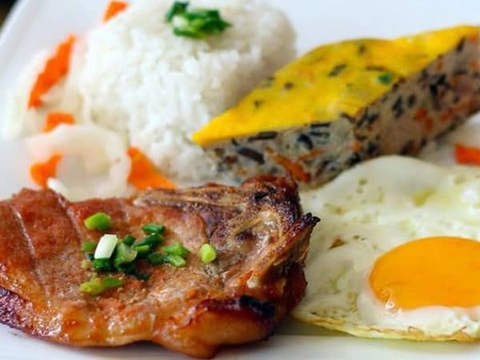 Cơm sườn trứng