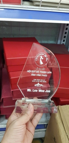 BIỂU TRƯNG PHA LÊ