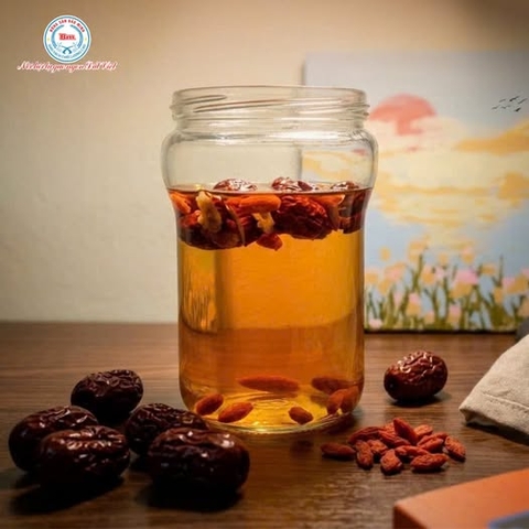 UỐNG NƯỚC TÁO ĐỎ TRƯỚC KHI ĐI NGỦ CÓ TÁC DỤNG GÌ? HƯỚNG DẪN PHA VÀ CHỌN TÁO ĐỎ CHUẨN