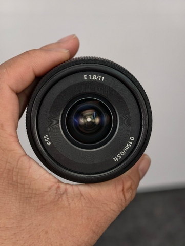 Sony E 11mm F1.8 likenew