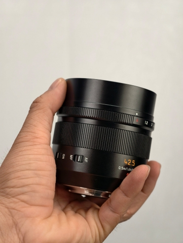 Panasonic Leica DG Nocticron 42.5mm f/1.2 ASPH. POWER O.I.S. Lens likenew