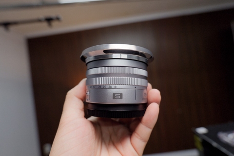 Lumix S 18-40mm f4.5-6.3 likenew