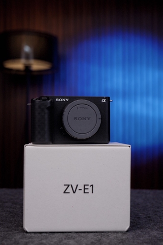 Sony ZV-E1 likenew pal/ntsc