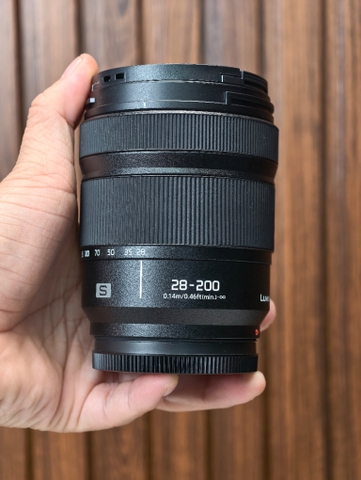 Lumix S 28-200 F4-7.1