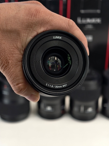 Lumix S 35mm F1.8 likenew fullbix