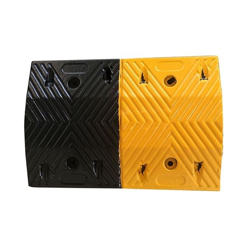 Gờ giảm tốc cao su 50 x 35 x 4 cm