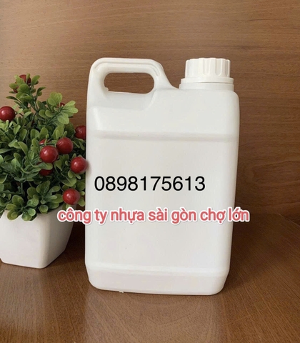 Can 2 lít hóa chất trắng sửa dày dặn