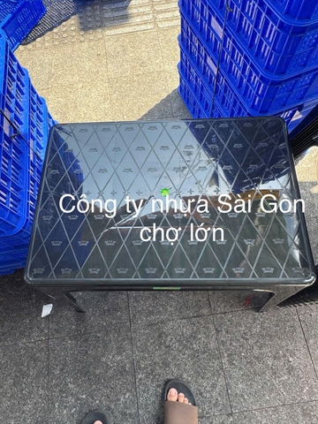 Bàn nhựa vương miện màu đen cao cấp