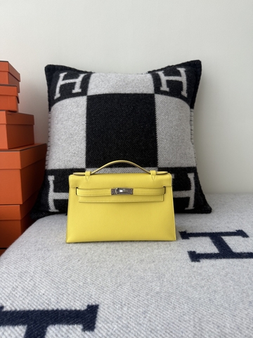 Kelly Pochette 22cm Swift Skin Leather Lime Color Gold Hardware