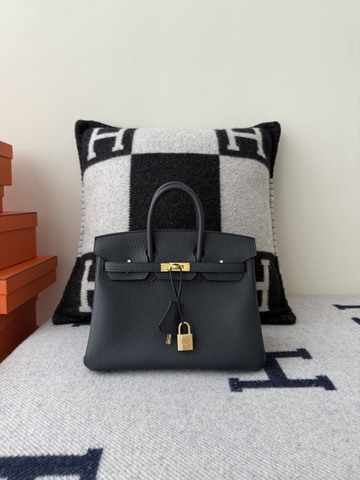 Birkin 25cm Togo Leather Bag - Midnight Blue with Gold Buckle