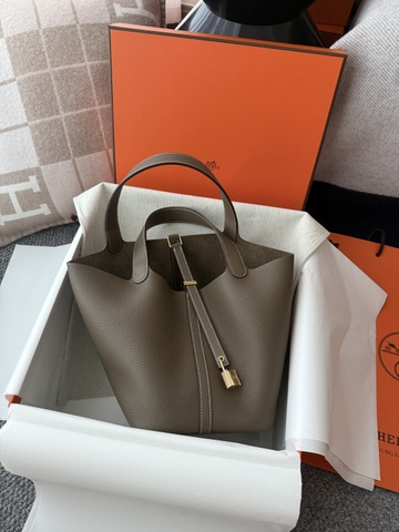 Picotin Lock 22cm Original Leather TC Clemence in Etoupe Grey with Gold Hardware