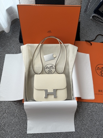 Constance 18cm Mirror - Evercolor Leather - Cream White with Silver Hardware