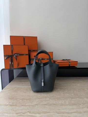 Picotin Lock 18cm Original Clemence Leather Gris Misty Silver Hardware