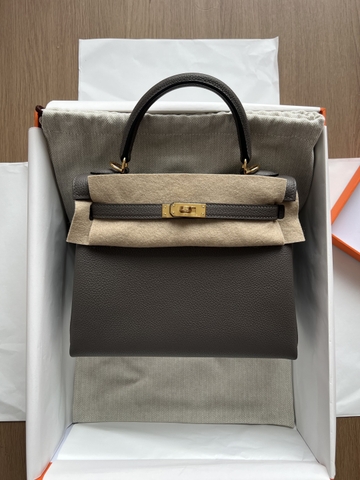 Kelly 25 - Gris Etain - Togo - GHW