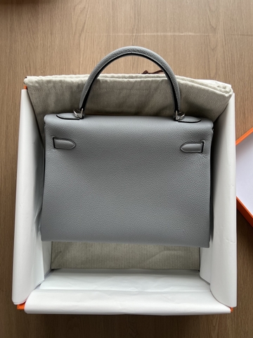 Kelly 32 - Gris Patin - Togo - PHW