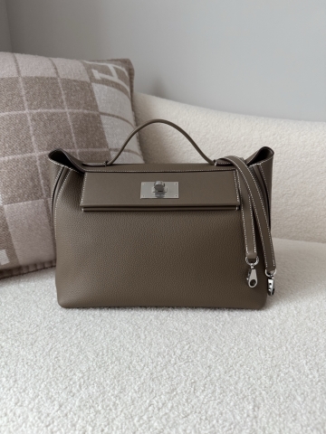 Kelly 2424 Togo Swift Leather Handbag