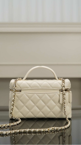 Chanel 25c Handbag Box Lychee Cowhide Cream