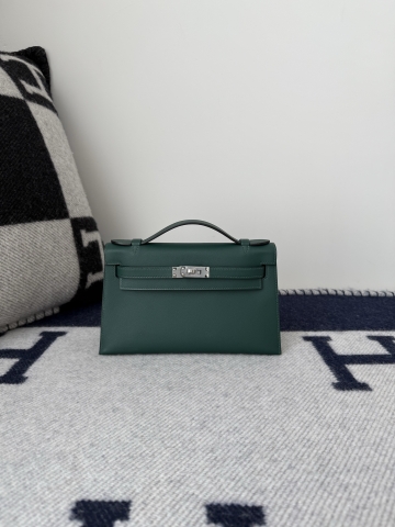 Kelly Pochette 22cm Green Swift Leather with Silver Hardware