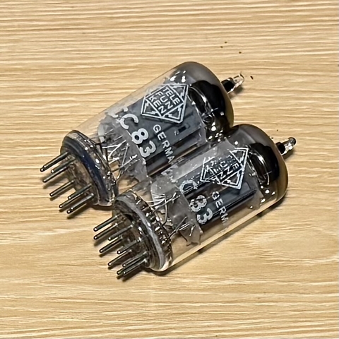 Bóng Đèn 12AX7. Telefunken ECC83 12AX7 Logo Đáy Kim Cương. Tấm Dài Có Gân Đã Kiểm Tra 100% TV7