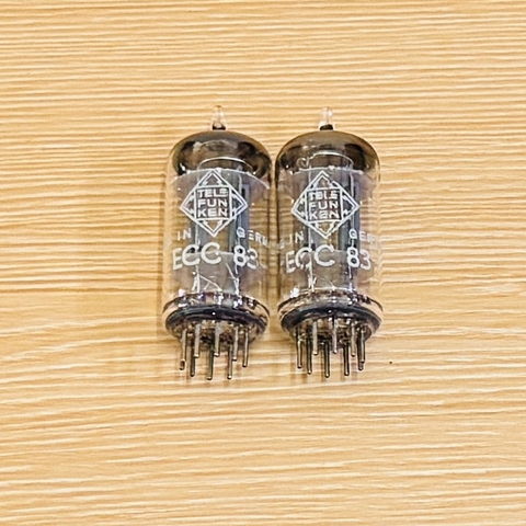 Đèn Telefunken ECC83/12AX7. Đáy kim cương tấm dài trơn 17mm