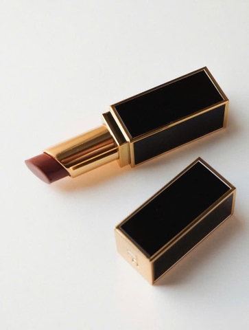 Son TOM FORD Satin Matte Rouge À Lefvres Satin Matte Vỏ Đen