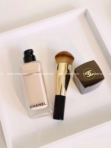 Kem nền Chanel Sublimage kèm chổi