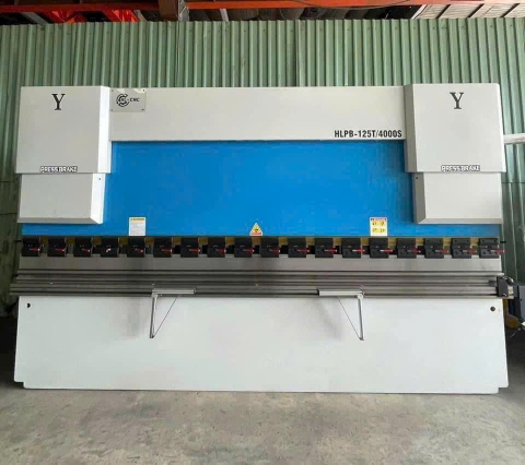 Máy chấn 125 TẤN 4M