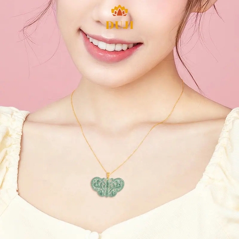 Mặt dây chuyền bướm nước xanh ngọc bích tự nhiên khảm vàng 18K trang sức