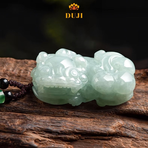Mặt dây chuyền Pixiu ngọc bích Myanmar tự nhiên màu xanh lá cây nhạt