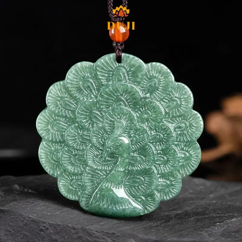 Mặt dây chuyền hình con công bằng đá Jadeite thiên nhiên nguyên chất