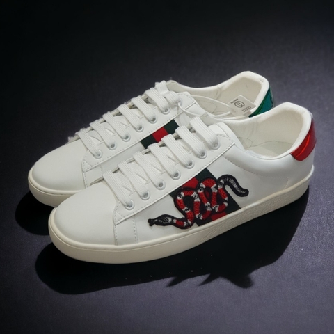Giày Thể thao Gu.cci da thêu vạch rắn đỏ gót vảy,Gu.cci rắn thêu, Giày thể thao GG 3 vạch Gu.cci Rắn thêu mẫu mới hàng c