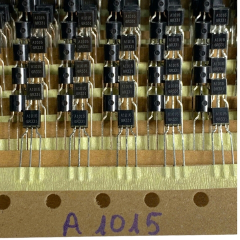 10 Con Transistor A1015 và C1815 Chân Cắm TO-92 0.15A - 60V Chân Cắm Loại Tốt