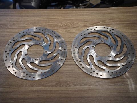 Dĩa thắng Triumph T120 (1 cặp) - 172