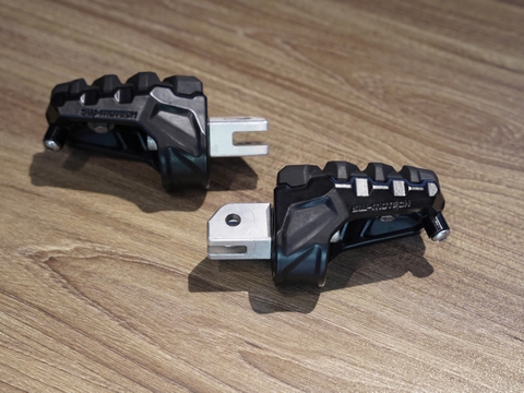 Gác chân trước SWMotech Triumph Tiger 900 (1 cặp) - 156 KG